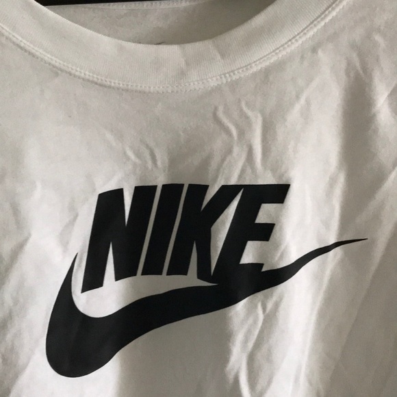 Nike NWT Boxy  Cropped Futura Logo T-Shirt - Picture 9 of 10